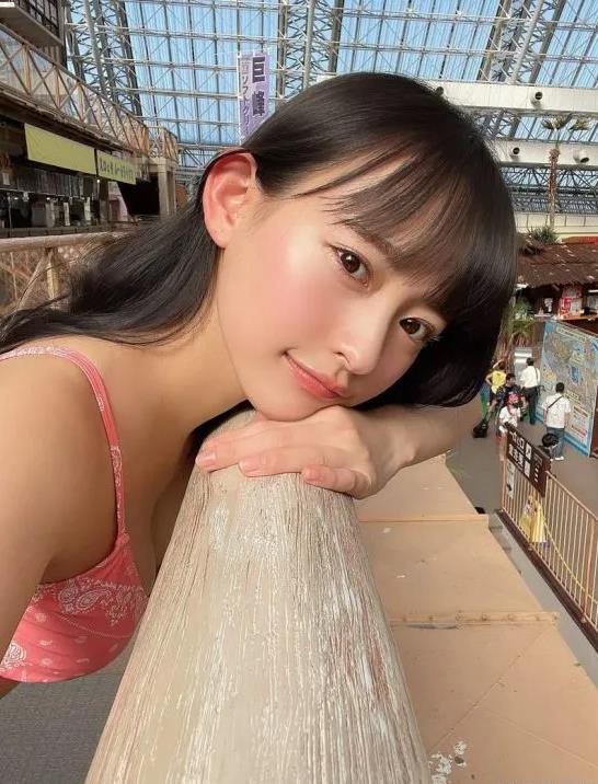 清新透明感的水著正妹精通泳装的日本写真女优