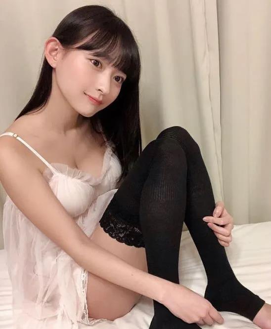 清新透明感的水著正妹精通泳装的日本写真女优