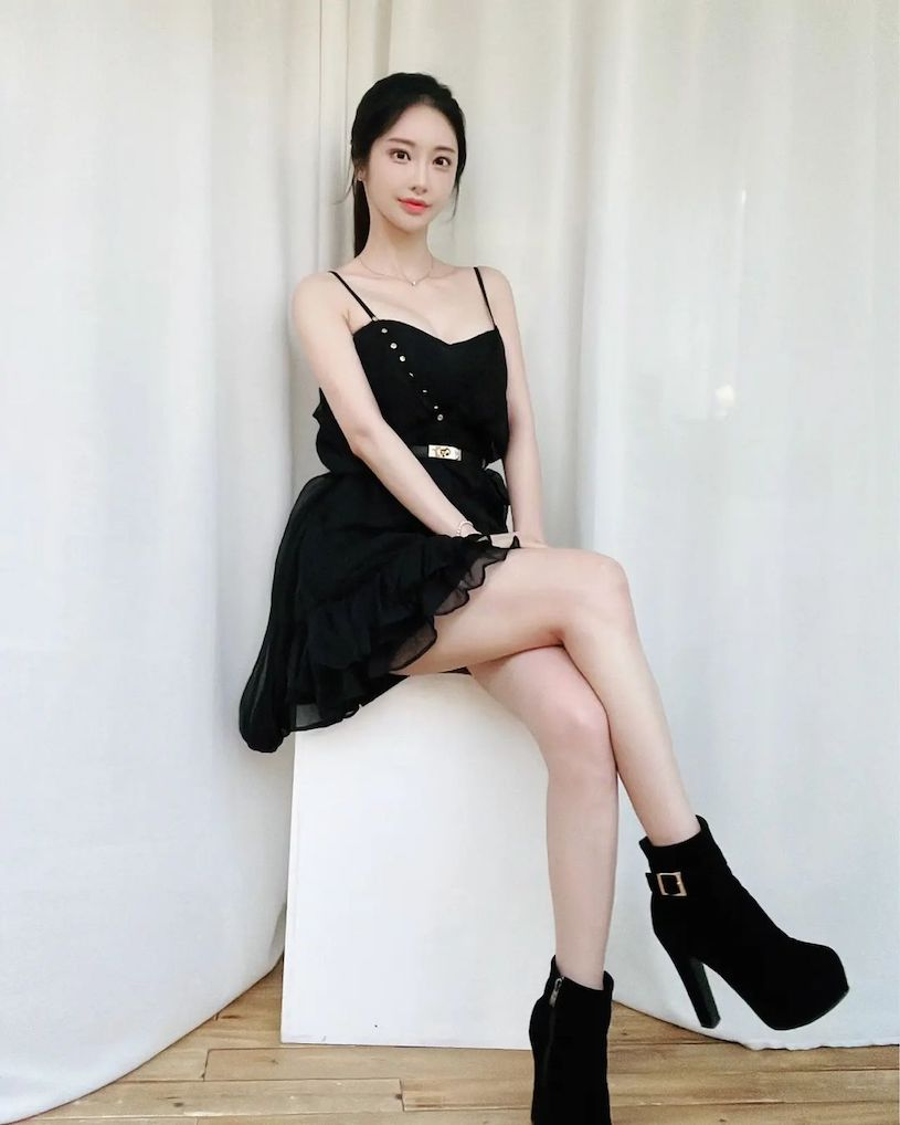 天使女孩「薄纱造型好诱惑」，「丰满美乳」辣到极点！