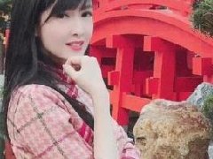 54岁的周慧敏性感床戏依旧，肤白貌美的她，年轻人见了都羡慕