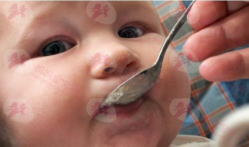 宝宝断奶后该怎么吃才对？如何选择营养均衡的副食品，让宝贝吃得聪明又健康