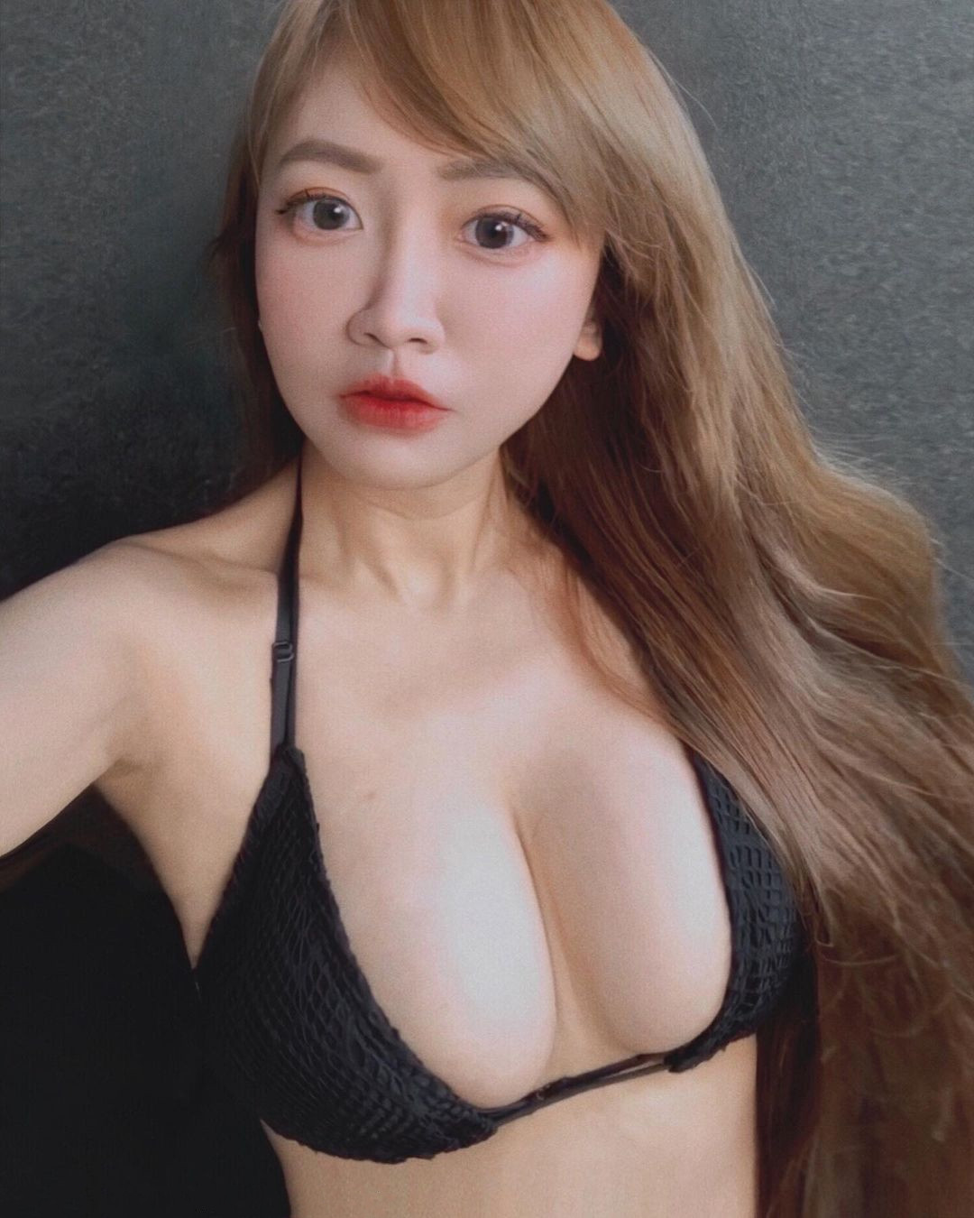 巨乳小只马「甜萌工程师」名叫小小 但胸前乳量一点也不小