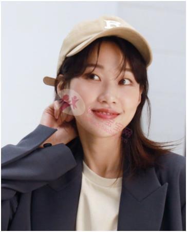 《禹英禑》河允景罕见露小蛮腰　私服就像「春日暖阳」般超讨喜