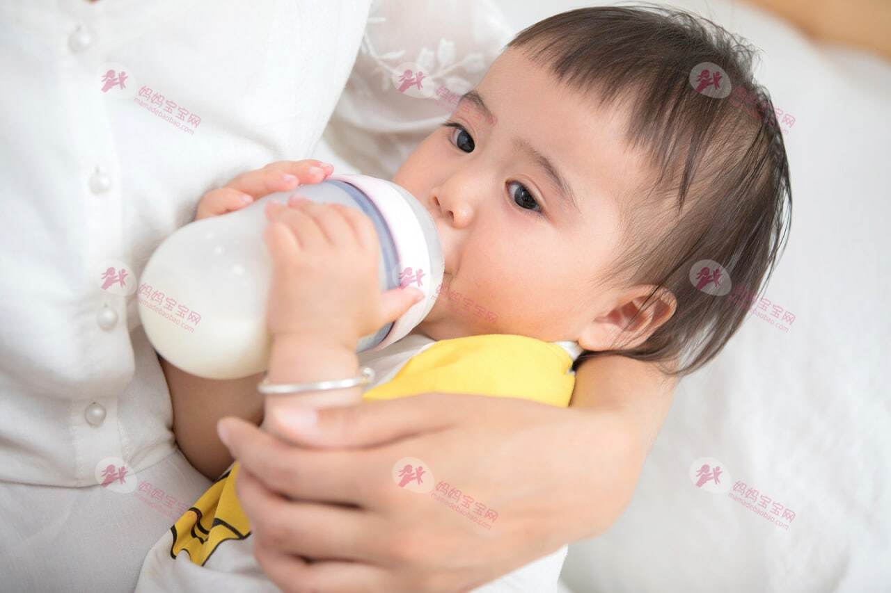 母乳喂养 VS. 奶粉喂养！