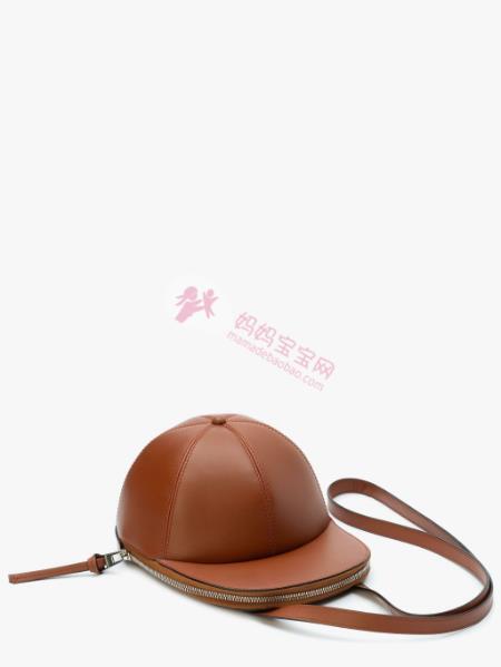 包包越怪越可爱！珍珠爱心包梦幻登场、超现实「人脸包」吸住目光