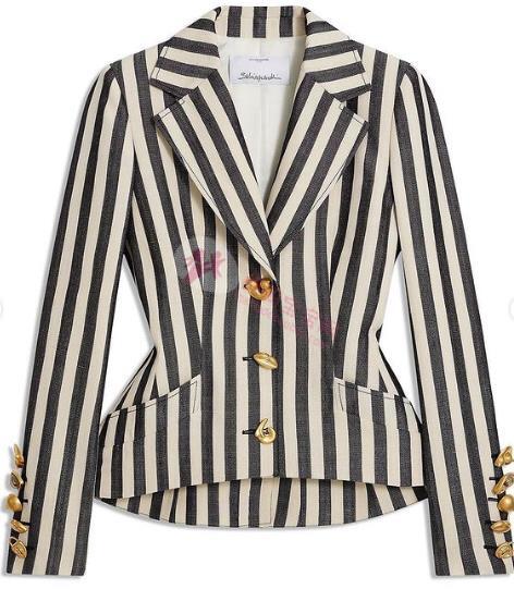 包包越怪越可爱！珍珠爱心包梦幻登场、超现实「人脸包」吸住目光