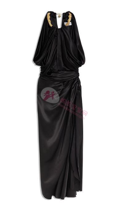 包包越怪越可爱！珍珠爱心包梦幻登场、超现实「人脸包」吸住目光