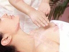 妈妈产后应该如何保养乳房？