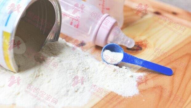 宝宝1岁后就要改喝牛奶吗？能继续喂奶粉或母乳吗？看看美国儿科学会怎么说