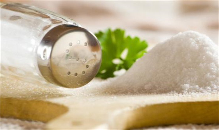 宝宝长不高 宝宝过早吃盐的危害