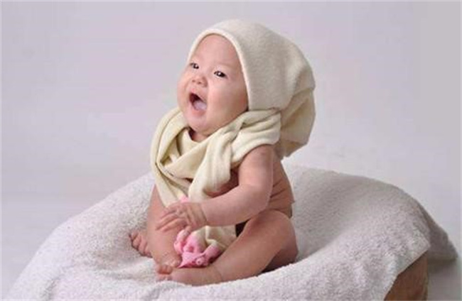 宝宝上吐下泻 宝宝发烧腹泻呕吐