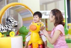 入园宝宝遭虐待 父母应该怎么做