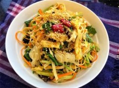 天热了 来点爽口又低脂的吃（凉拌金针菇）