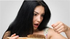 女人生完孩子为什么容易掉头发