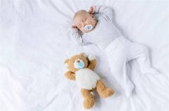 新生儿可以用枕头吗