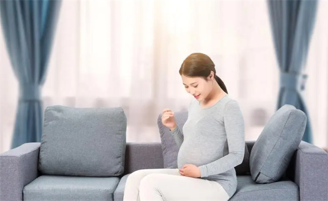 怀孕妈妈肚子上的黑线是什么