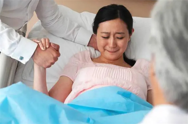 顺产的时候应该怎样正确用力（配合宫缩深呼吸）