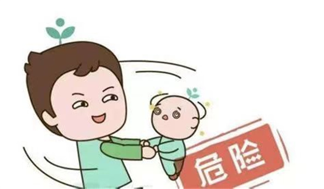 逗宝宝的这5种方式不可取，一不小心会给宝宝带来致命伤害