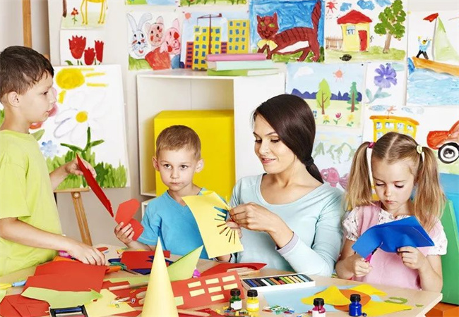 这几种方法有利于更好的教育幼儿（启发式教学等）