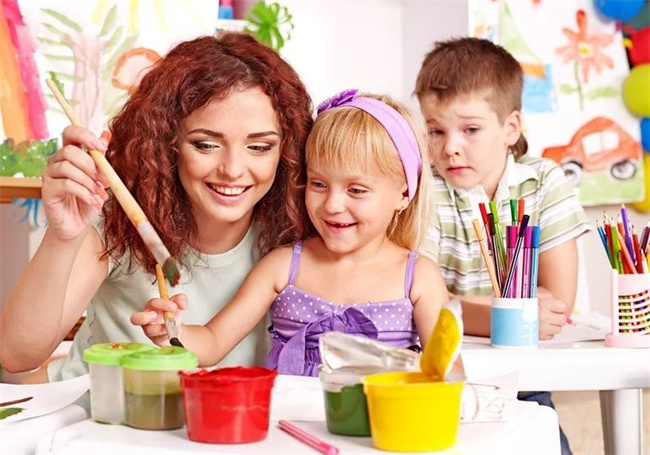 这几种方法有利于更好的教育幼儿（启发式教学等）