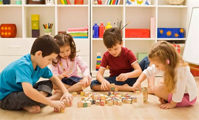 这几种方法有利于更好的教育幼儿（启发式教学等）