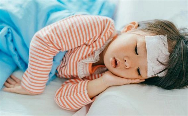 孩子持续发烧产生的危害有哪些