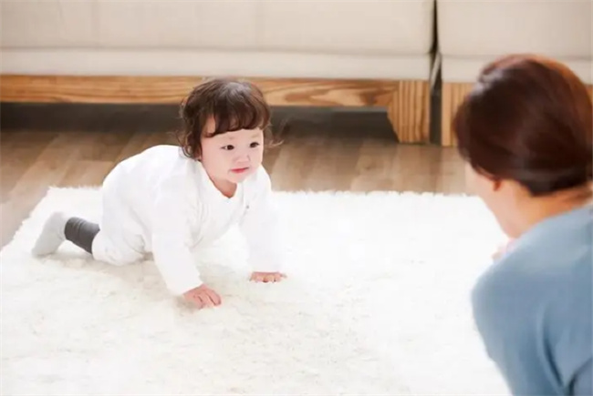 宝宝学习爬行的注意事项都有什么