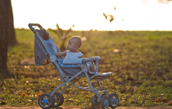 带婴儿出门有什么好处