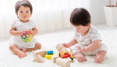新生儿1个月玩具选择指南:为宝宝的发育提供刺激与乐趣