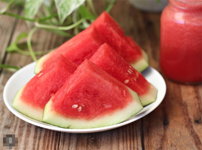 吃西瓜上火吗？营养与注意事项解析