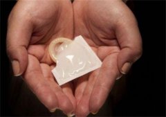 年轻人的生活选择：避孕套使用注意事项与保质期解析