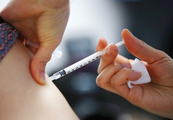 疫苗接种：为宝宝健康保驾护航