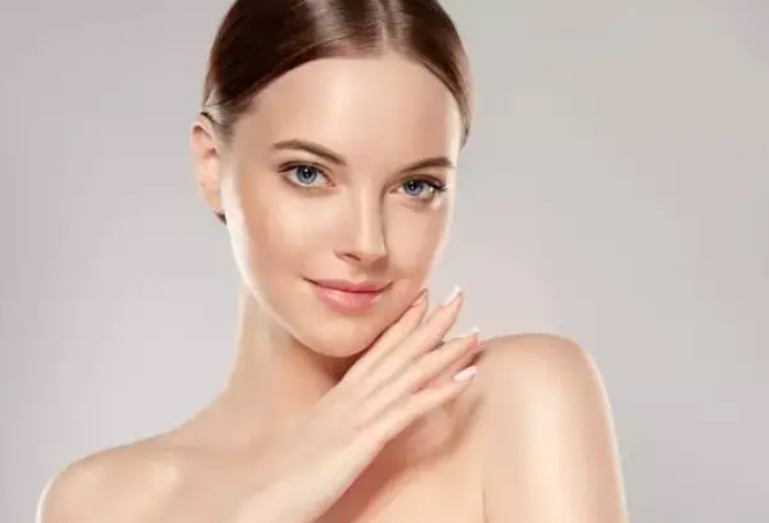 黑色素沉积与美白：解析、治疗与自信重焕