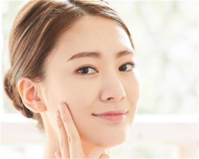 胶原蛋白：选择正确的品牌滋养肌肤