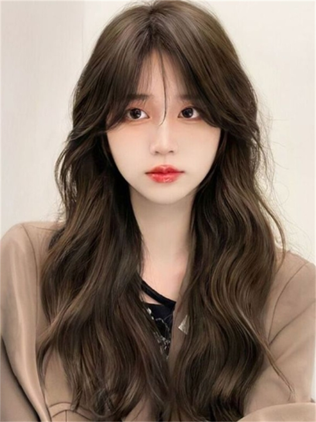 选择适合你的高效定型喷雾，让你的发型闪亮夺目