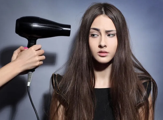 电吹风功率选择：为您的秀发定制最佳吹风体验