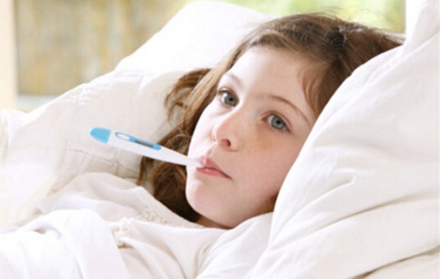 低烧37.5度：需重视的持续发热症状与处理方法