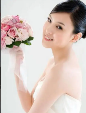 H朱芯仪勇敢抗乳癌，成为老公卫斯理眼中超级英雄！「我有三个小孩，从没想过放弃自己。」