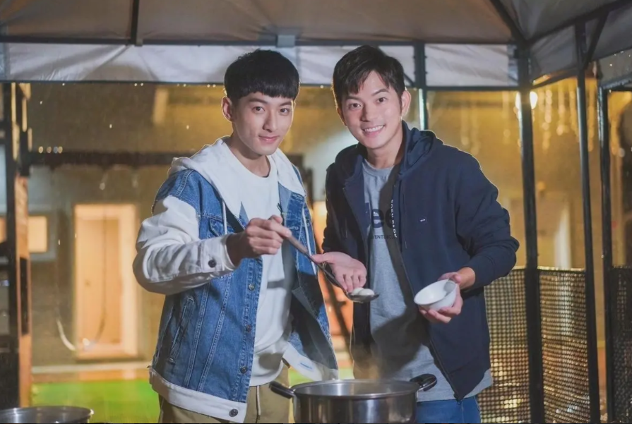 宥胜耗时1年开箱梦幻新家 卧室180度田园美景激美