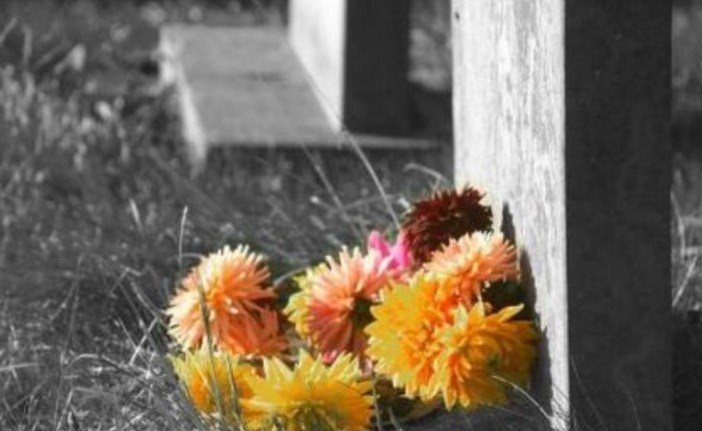 91岁爷爷染疫离世，忘记吞咽致歉医护：「对不起下次不会了，我可以回家了吗？」惹鼻酸，自责害全家被隔离。