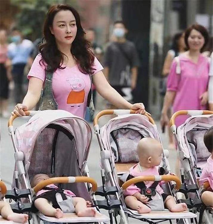 6宝全职妈自设「下班打卡」时间，每晚七点半后，「放生」孩子不再受理孩子事务！