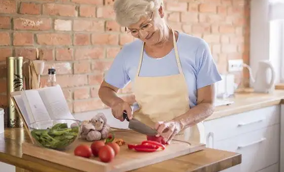 如何看懂更年期血液检查报告？血检项目看这篇一次懂