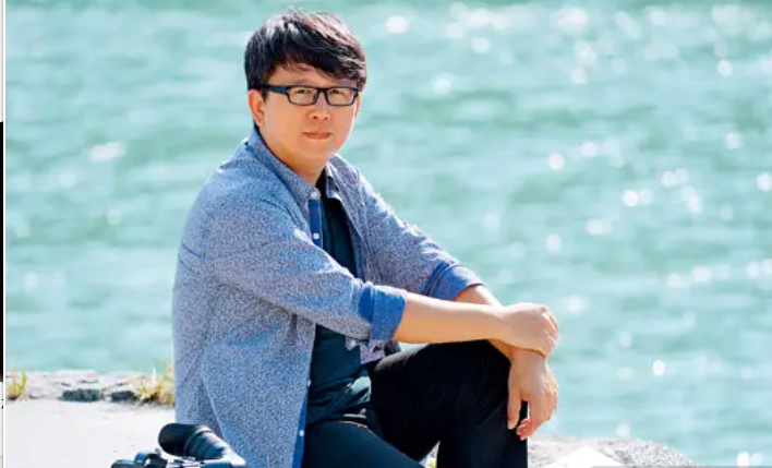 H杨力州镜头聚焦坚毅女性  难忘太太挤血水母乳