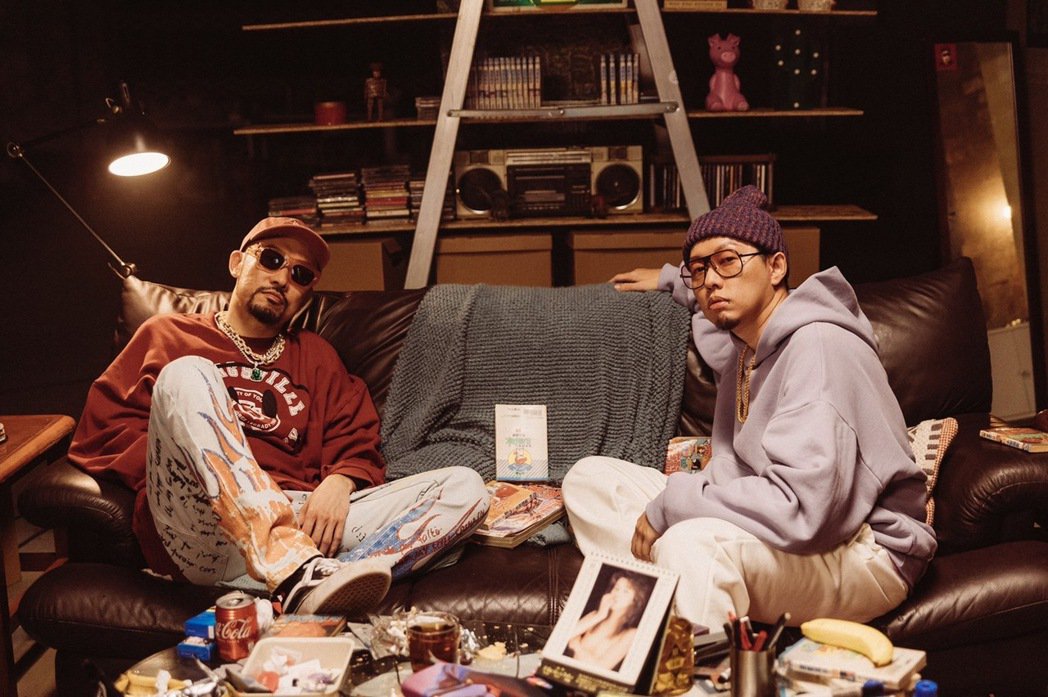 热狗揪蛋堡玩全餐女友怒呛：除了写歌表演还会干嘛？