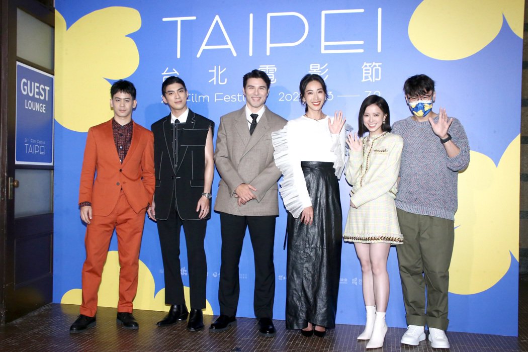 凤小岳、林哲熹日尬咖啡拉花80杯 李淳喝到心悸