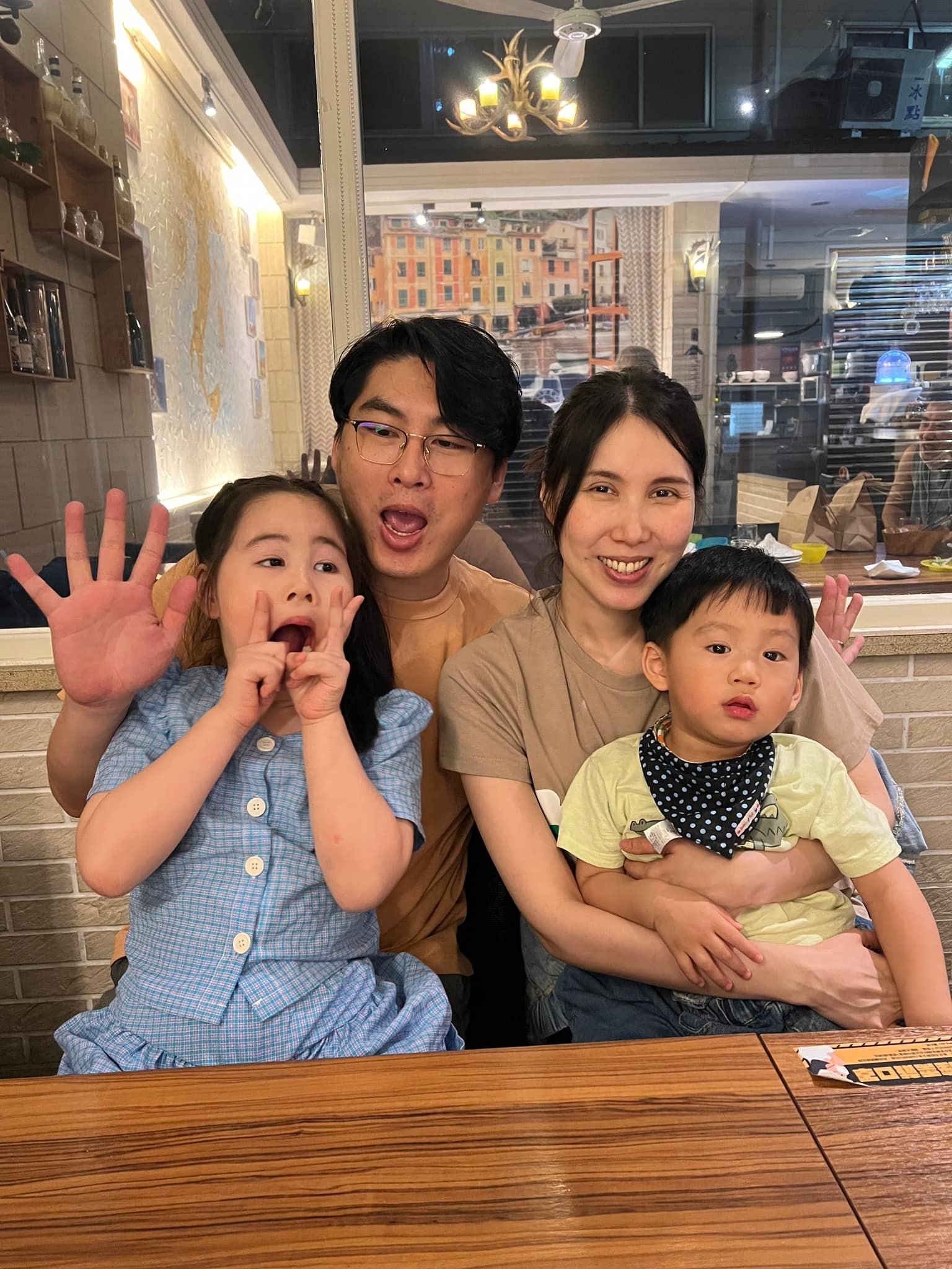 当妈妈，能有多伟大？李亚萍愿换命，余苑绮积极治癌争取陪小孩长大的时光