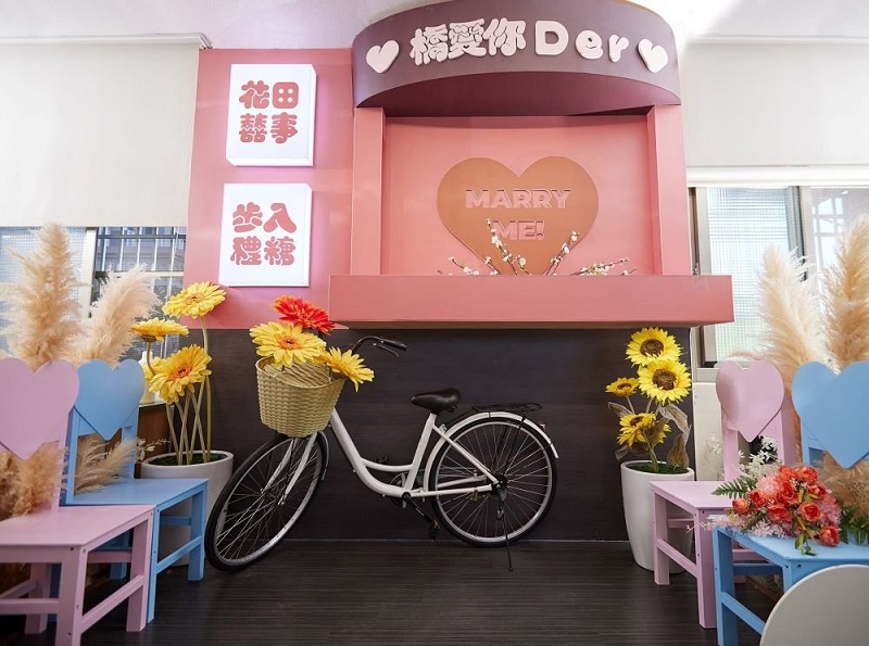 天儿！这还是我记忆中的户政事务所吗？超梦幻「结婚登记背板」都在这里