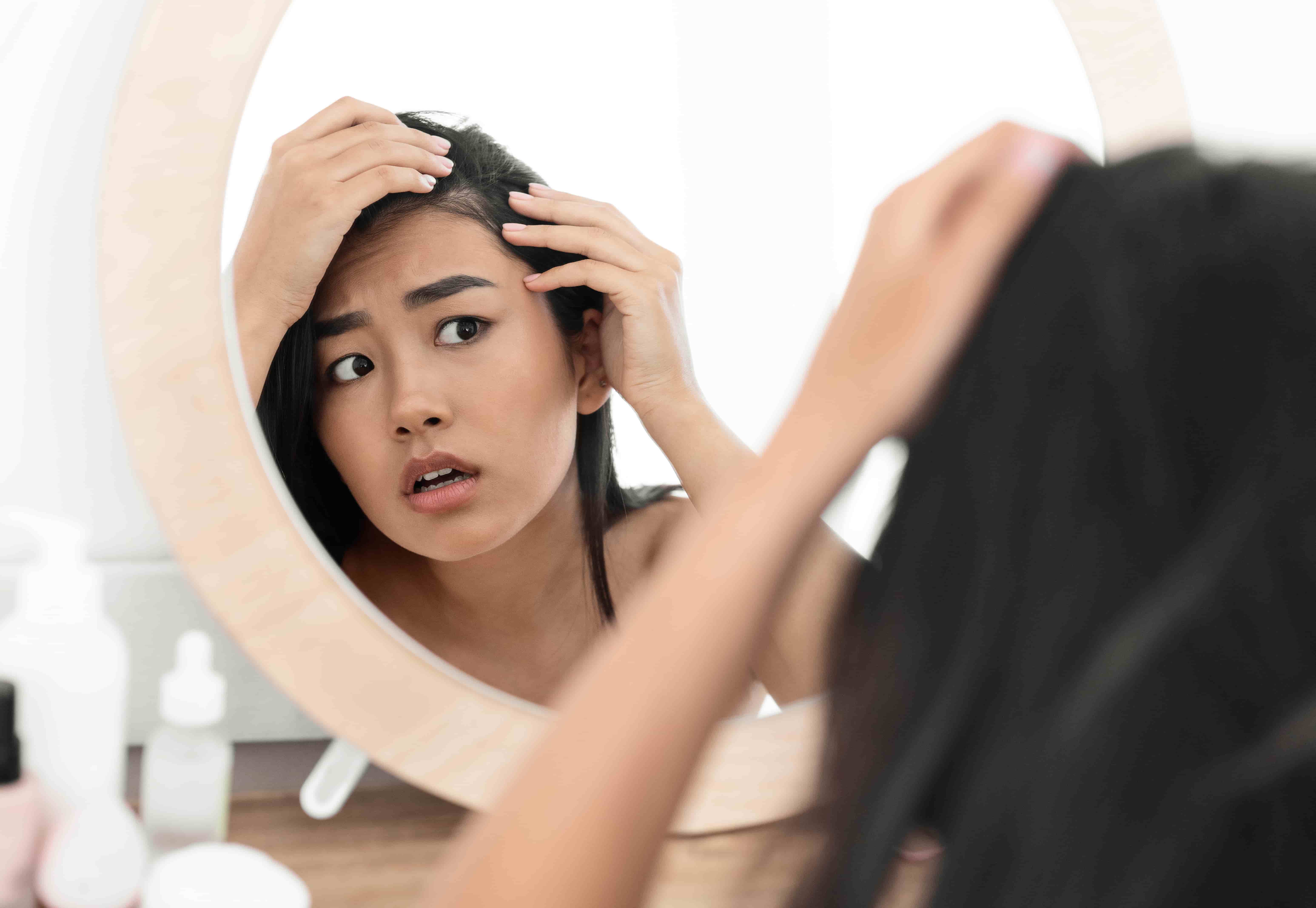 「女性落发」相当于雄性秃！2征兆恐影响外观