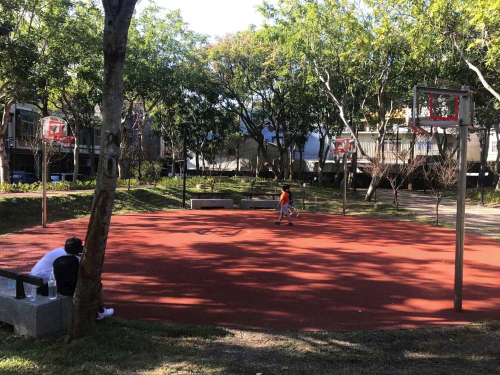 长和公园_12-1000.jpg 百年老树旁的游戏场-新竹长和公园,高架树屋瞭望平台+地景磨石子溜滑梯