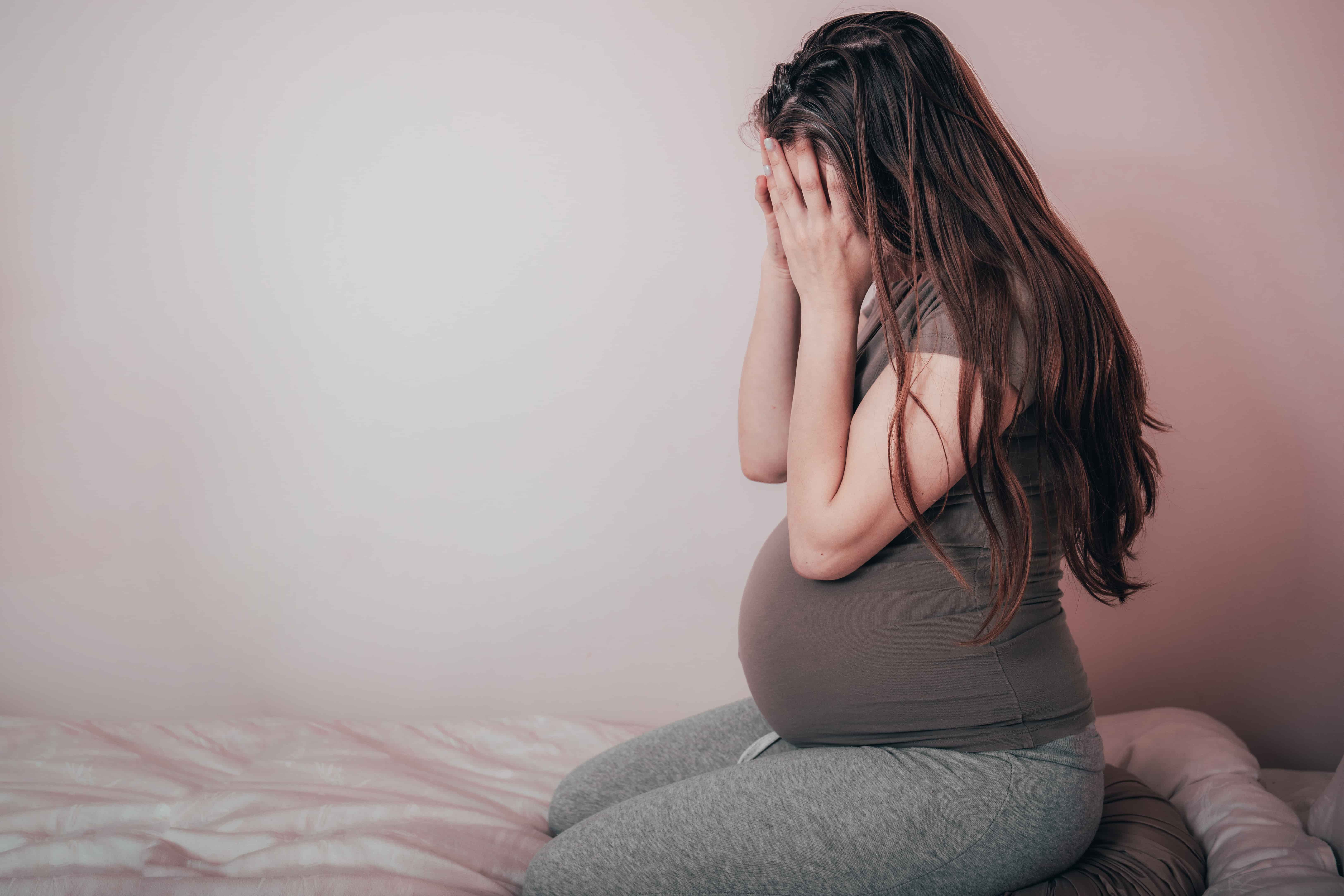 妈妈孕期受委屈,孩子一出生唯独超讨厌公公!网友感慨:孩子其实都懂